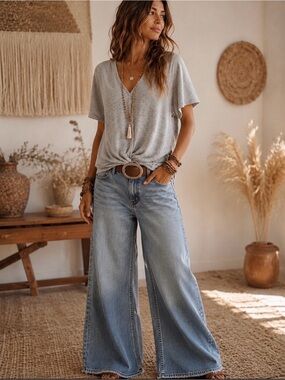 RoomMates Shimmery Silver V-Neck Knit Top